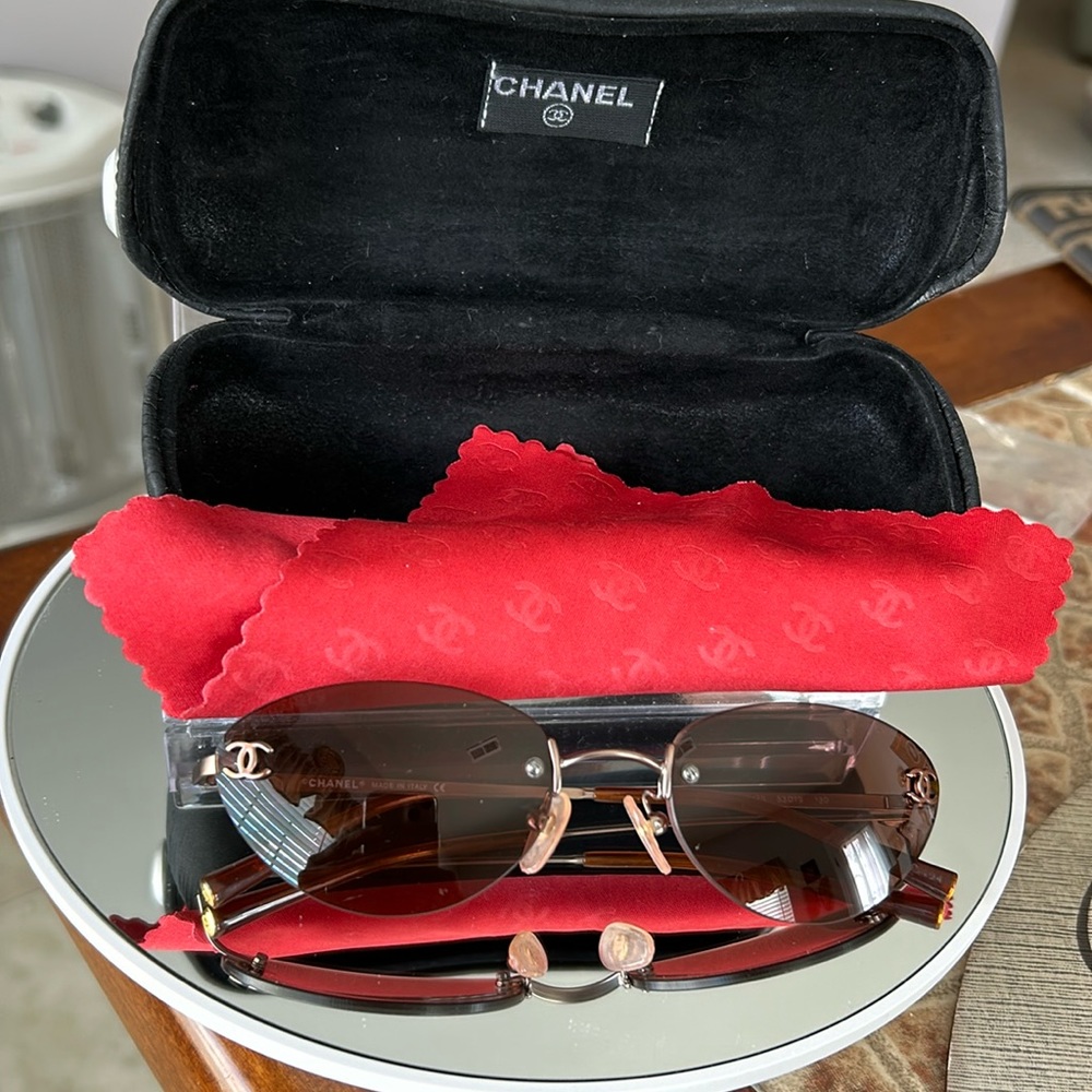 Chanel Y2K Sunglasses Case & Cloth EUC